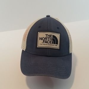 Northface trucker hat